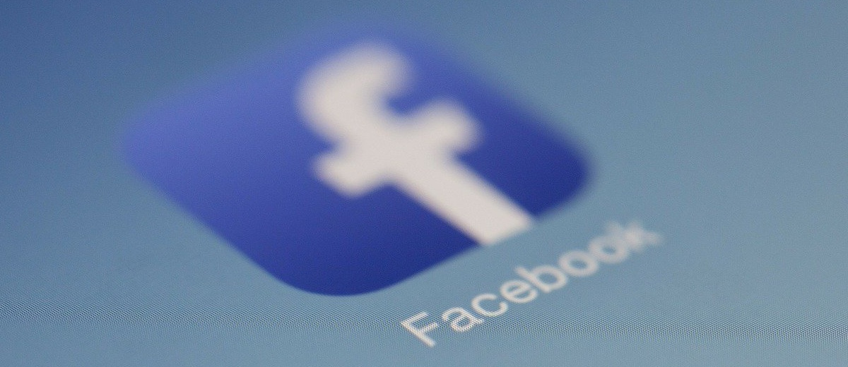 Facebook продвигает группы в ленты новостей