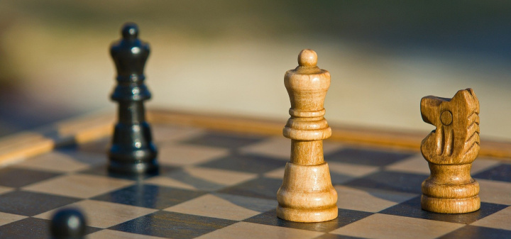 Шахматы — игра для бизнесменов | Шахматная доска и фигуры